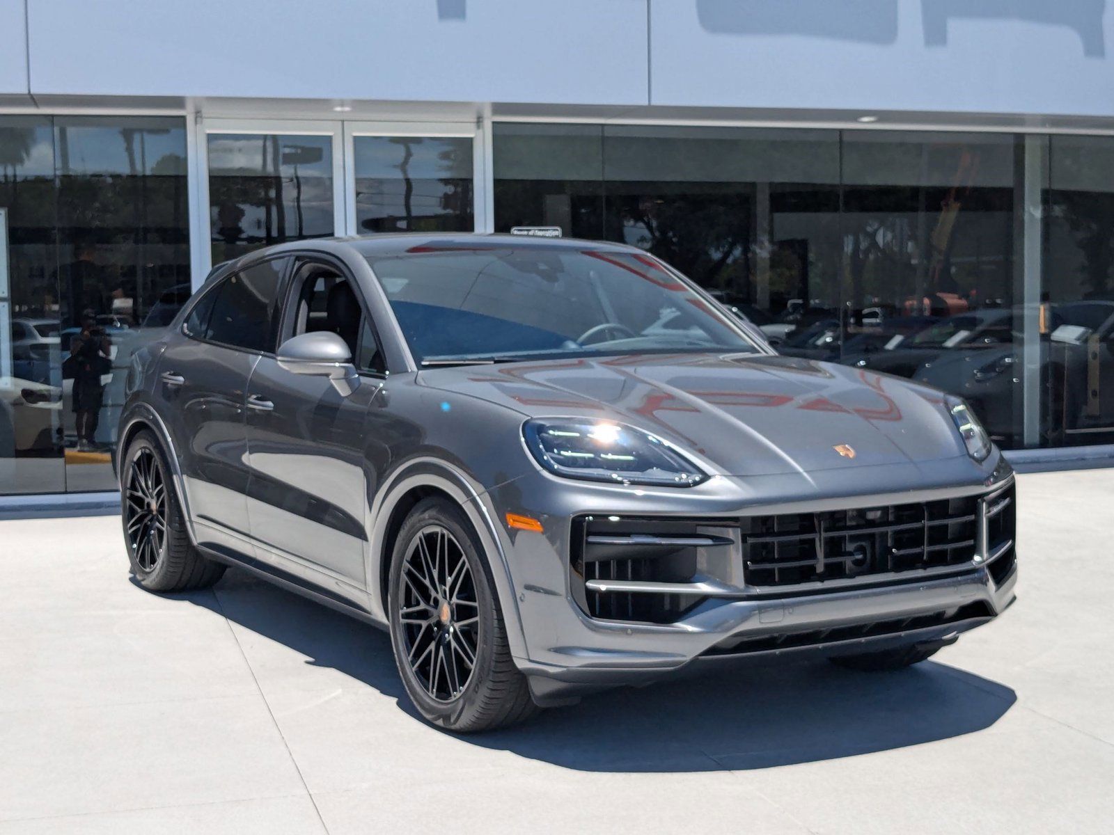 New 2025 Porsche Cayenne Coupe image 7