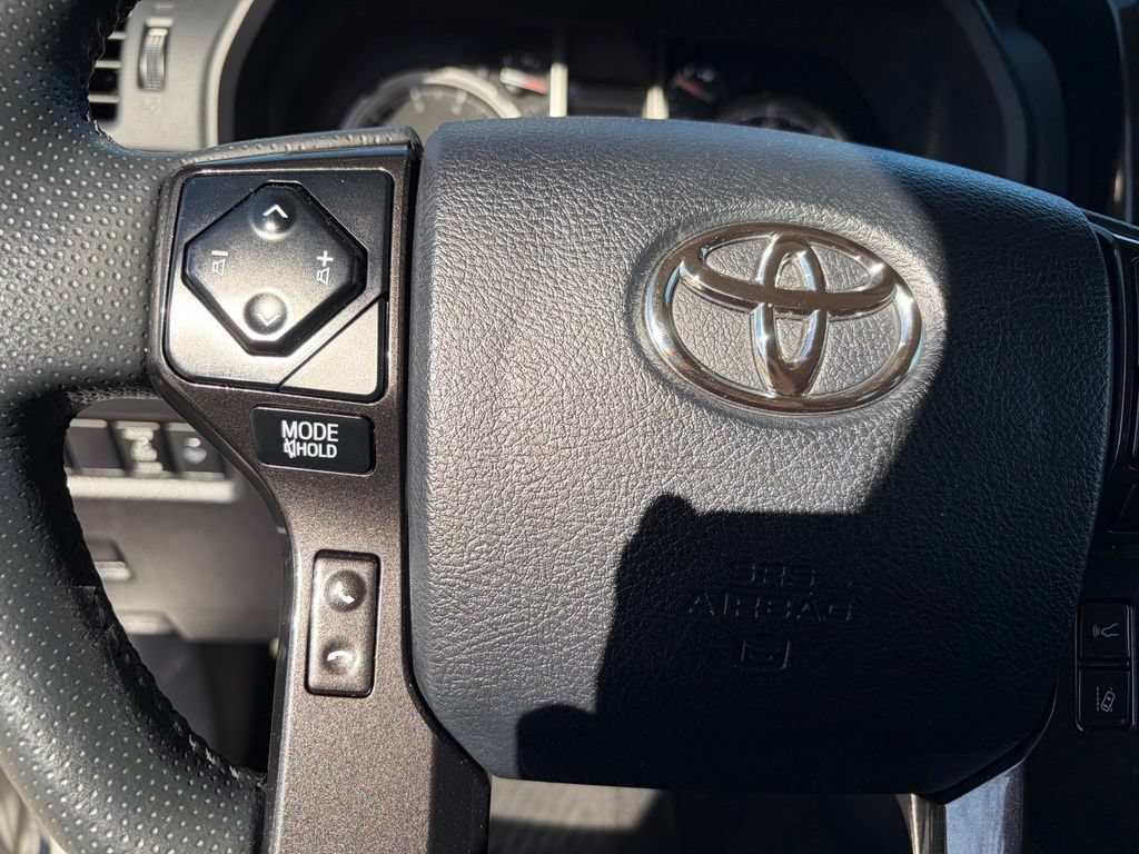 Used 2024 Toyota 4Runner TRD Off-Road Premium AWD/4WD image 29