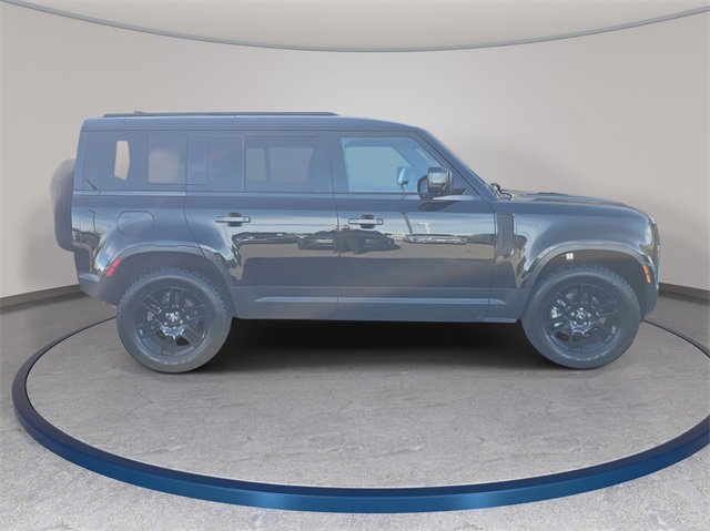Used 2025 Land Rover Defender 110 S image 5