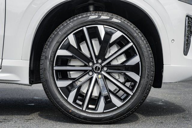 Used 2026 Volvo XC90 B6 Plus w/ Protection Package Premier AWD/4WD image 15