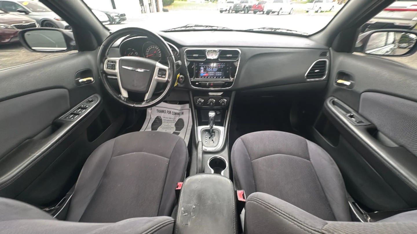 Used 2013 Chrysler 200 Touring w/ S Exterior Appearance Pkg FWD image 18