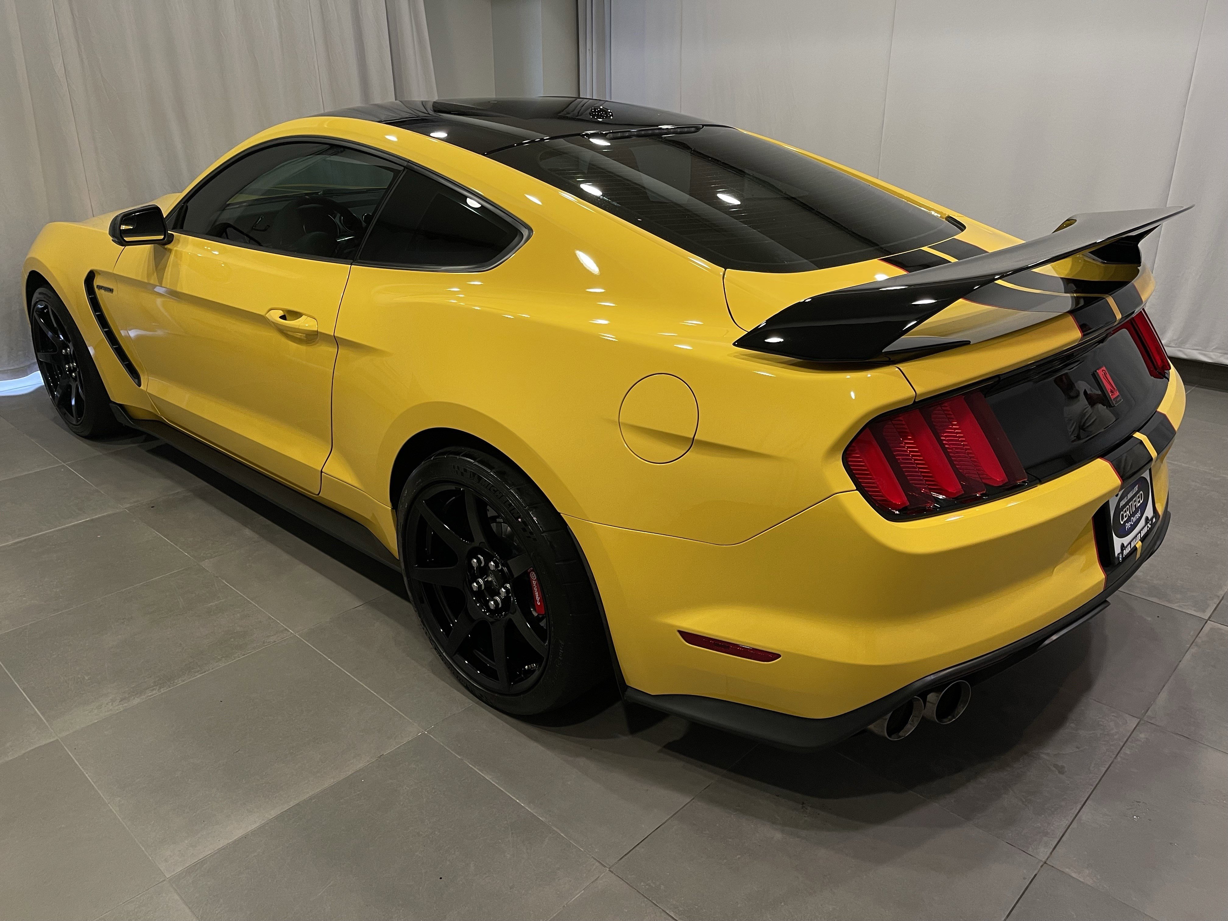 Used 2017 Ford Mustang Shelby GT350R w/ GT350R Equipment Group 920A image 4