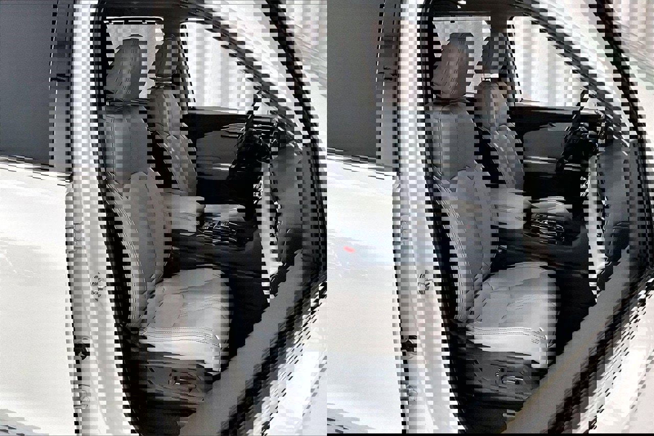 Used 2024 Honda Pilot Touring image 6