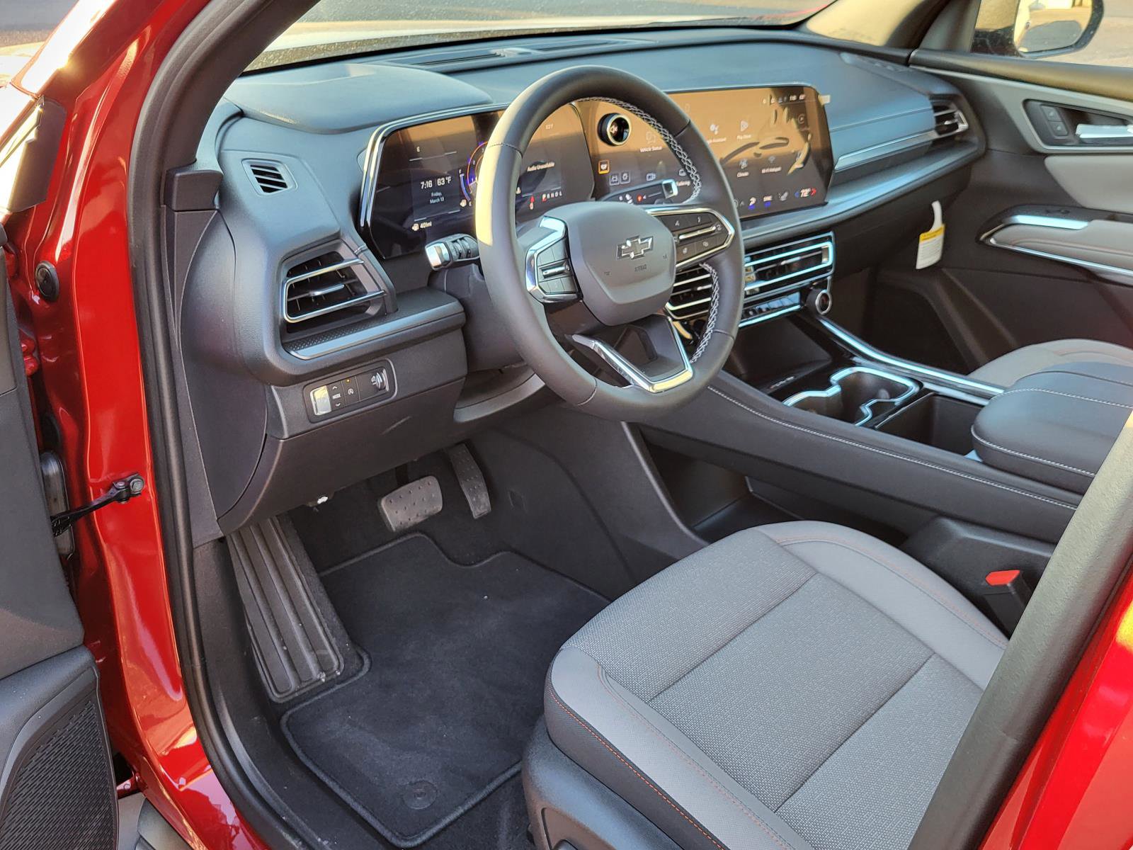 New 2026 Chevrolet Traverse LT w/ Midnight/Sport Edition image 14
