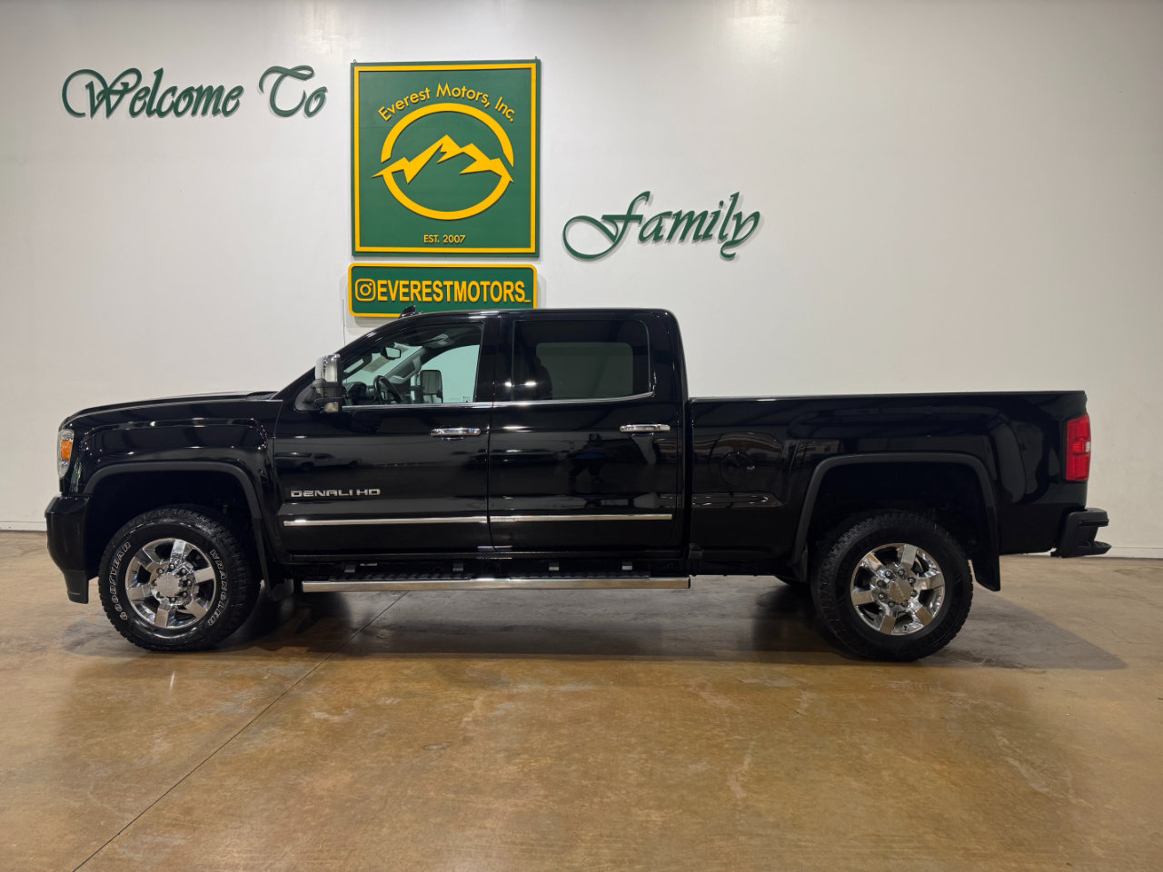 Used 2016 GMC Sierra 3500 Denali w/ Driver Alert Package image 4