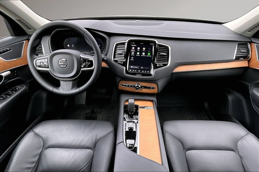 Used 2024 Volvo XC90 B5 Plus AWD/4WD image 8