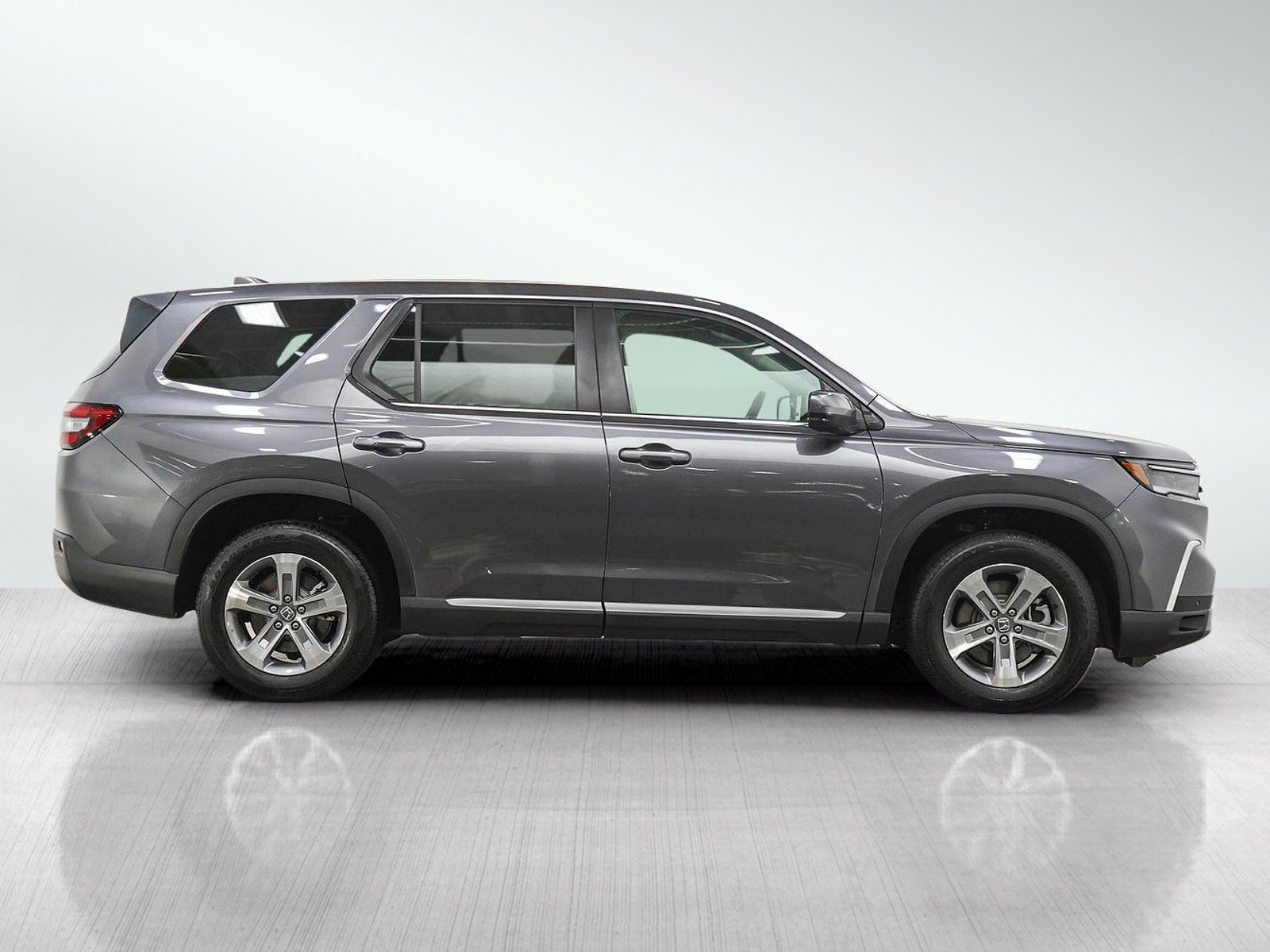 Used 2025 Honda Pilot EX-L image 6