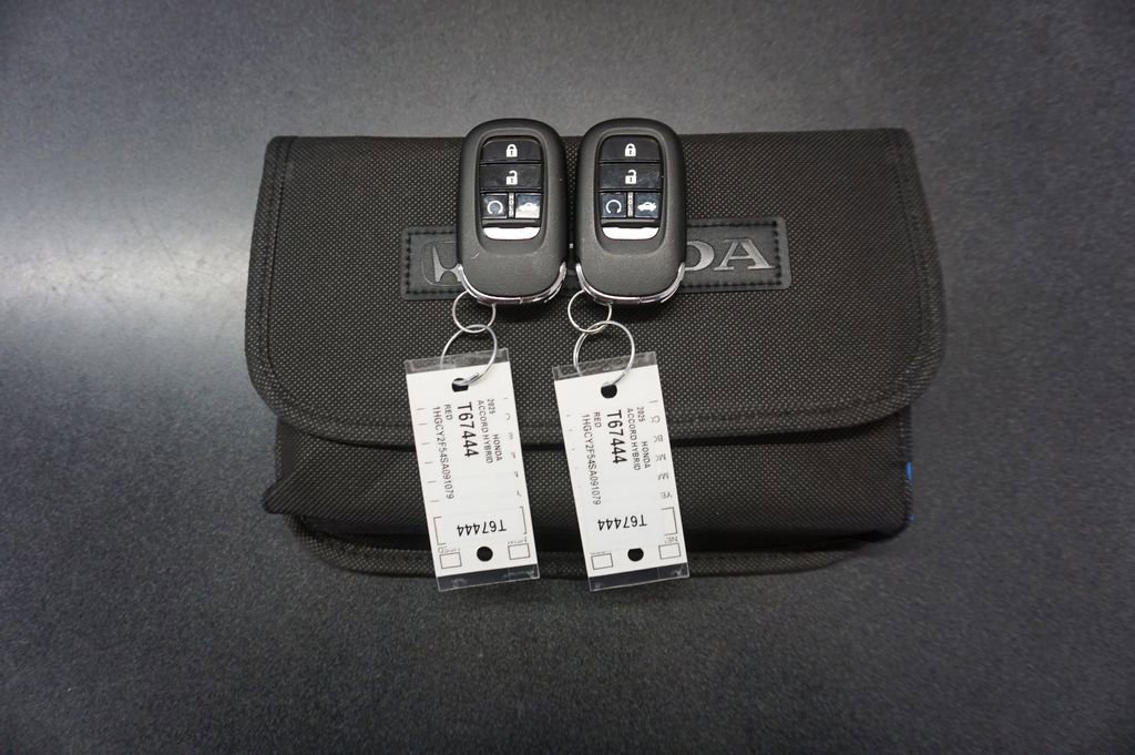 Used 2025 Honda Accord Sport image 16