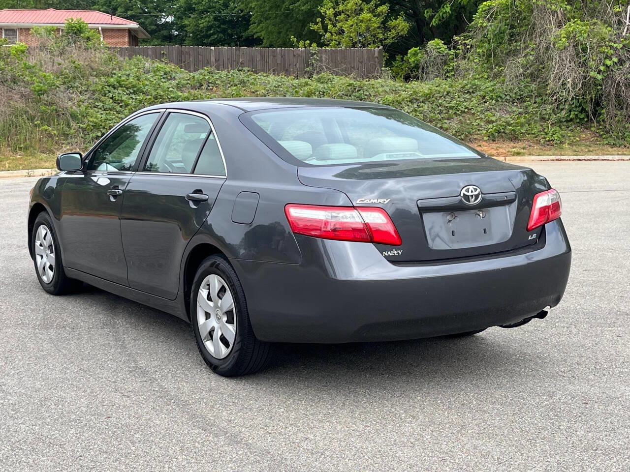 Used 2009 Toyota Camry LE FWD image 8