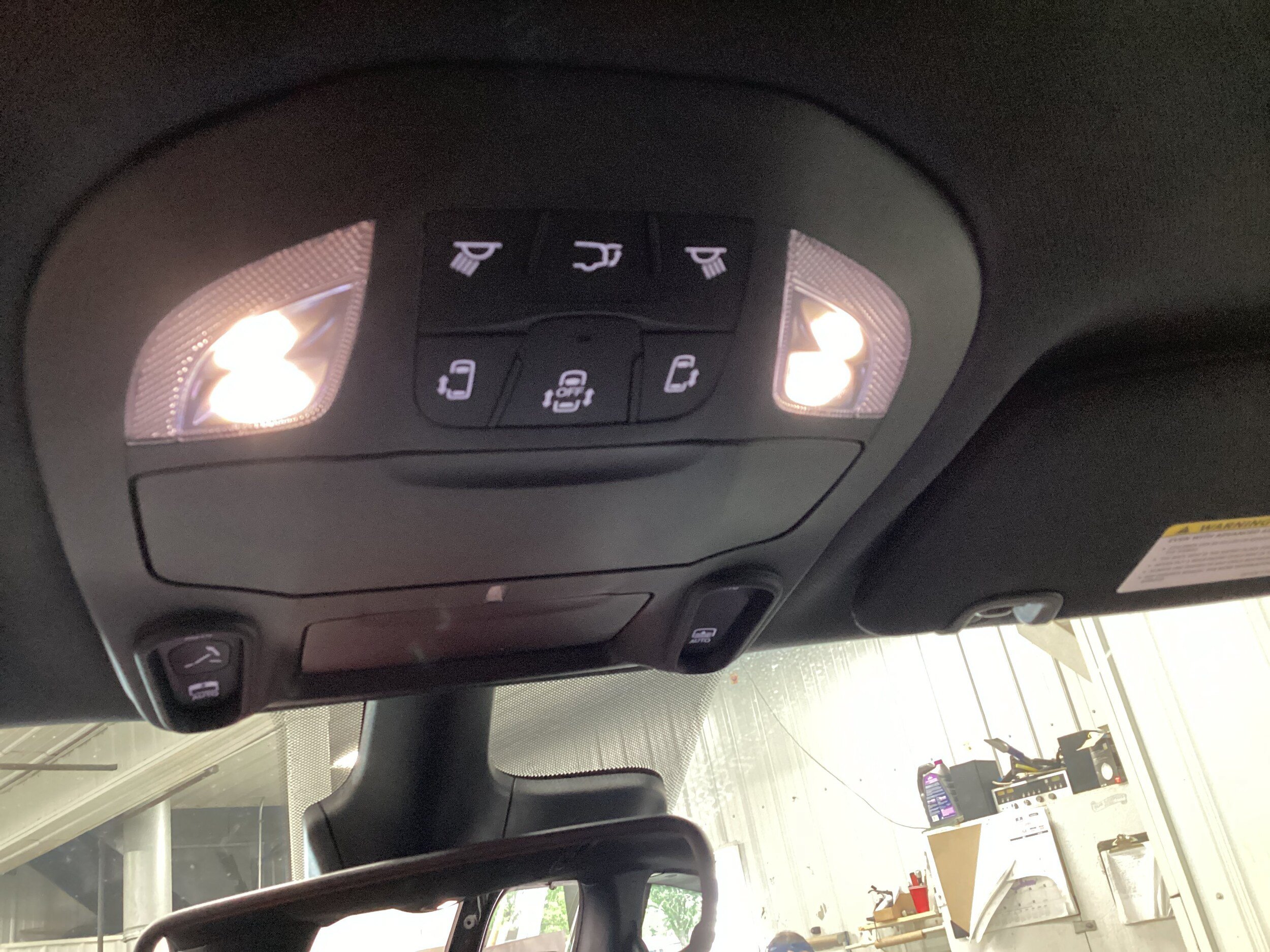 New 2027 Chrysler Pacifica Limited AWD/4WD image 19