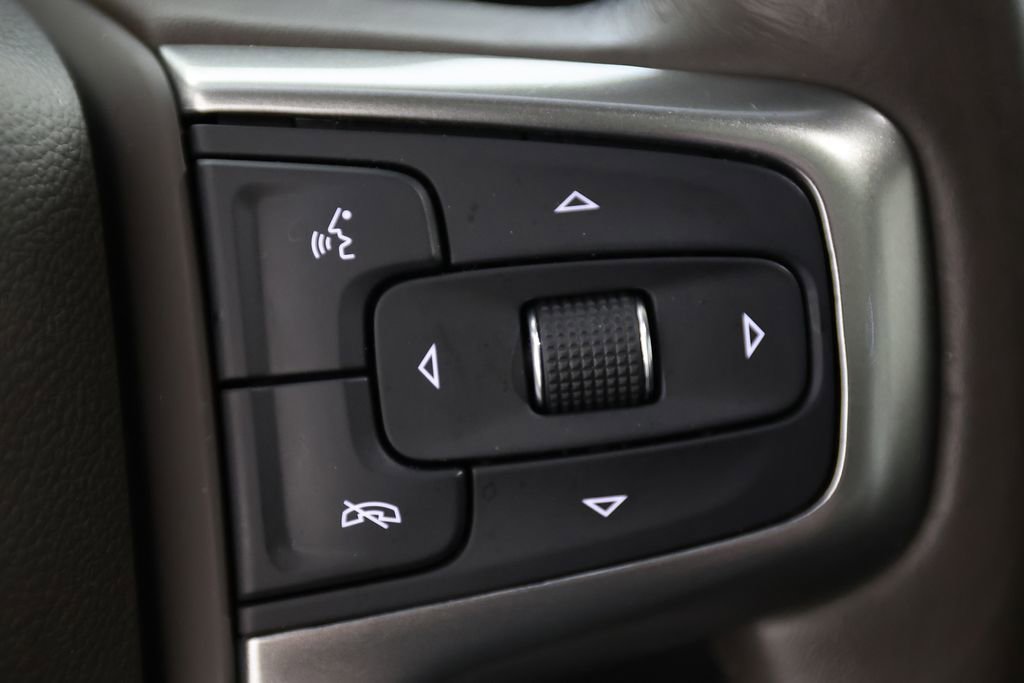 Used 2021 Chevrolet Tahoe Z71 w/ Luxury Package AWD/4WD image 26