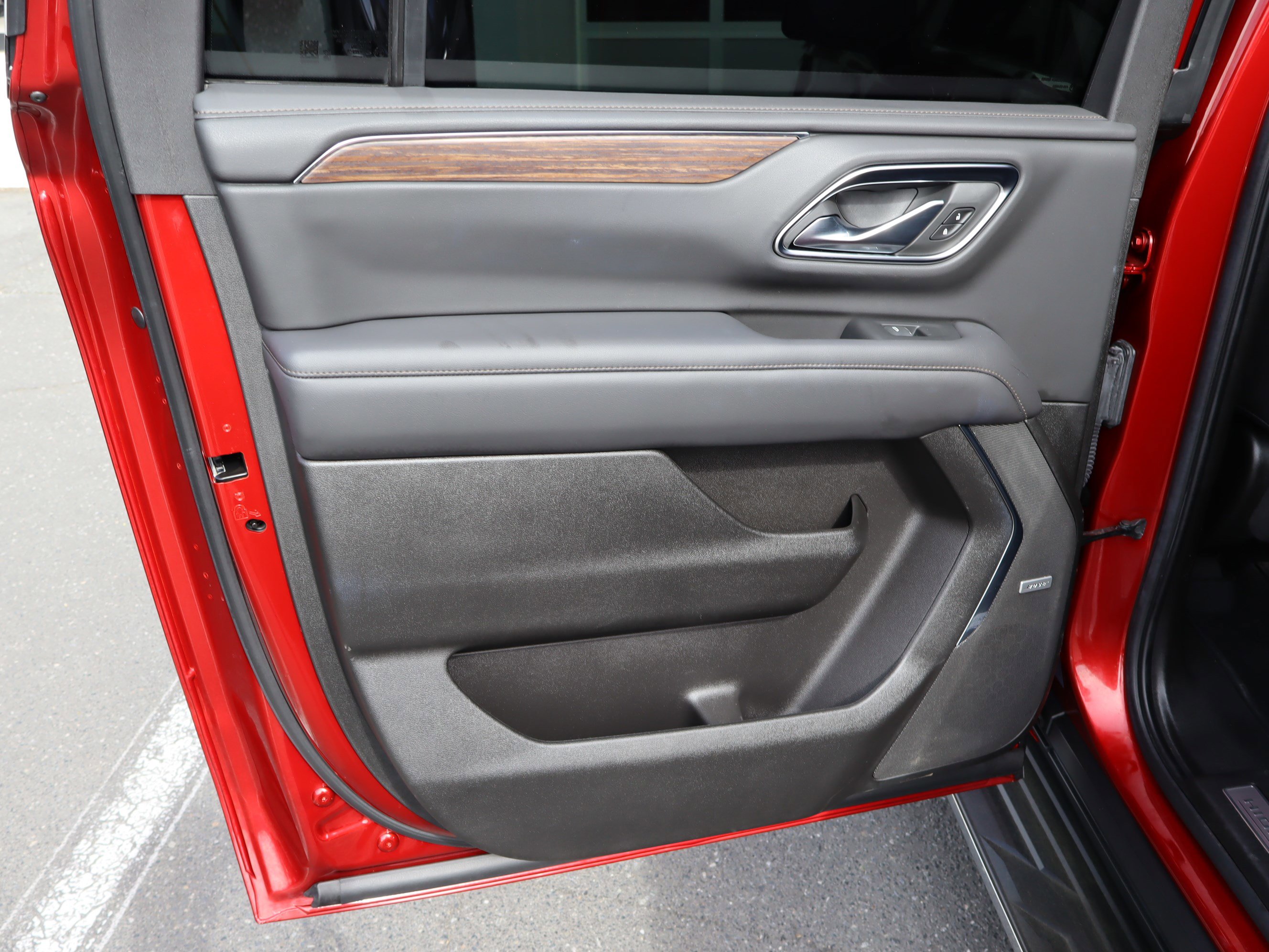 Used 2022 Chevrolet Suburban High Country image 33