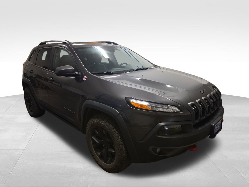 Used 2017 Jeep Cherokee Trailhawk image 6