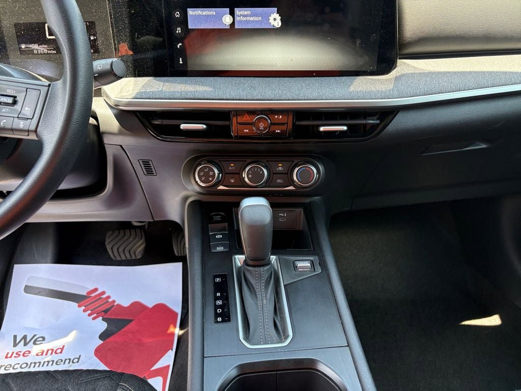 Used 2025 Nissan Kicks SV FWD image 22