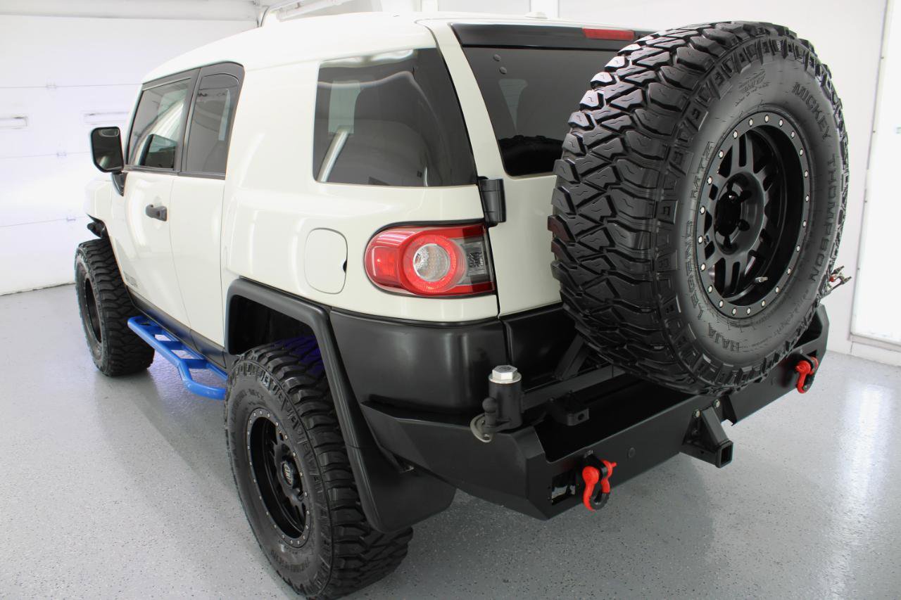 Used 2014 Toyota FJ Cruiser 4WD w/ Upgrade Package image 7