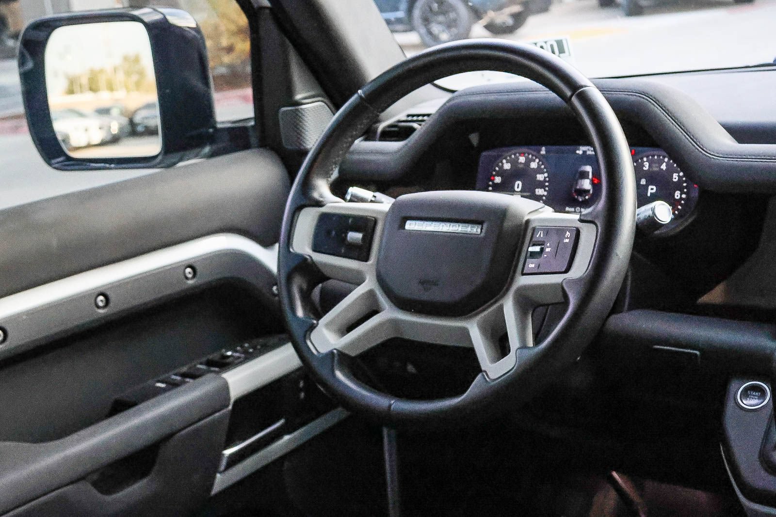 Certified 2025 Land Rover Defender 110 X-Dynamic SE AWD/4WD image 17