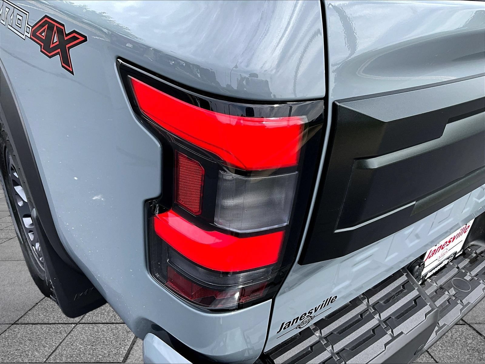 Certified 2025 Nissan Frontier PRO-4X w/ Pro Premium Package AWD/4WD image 27