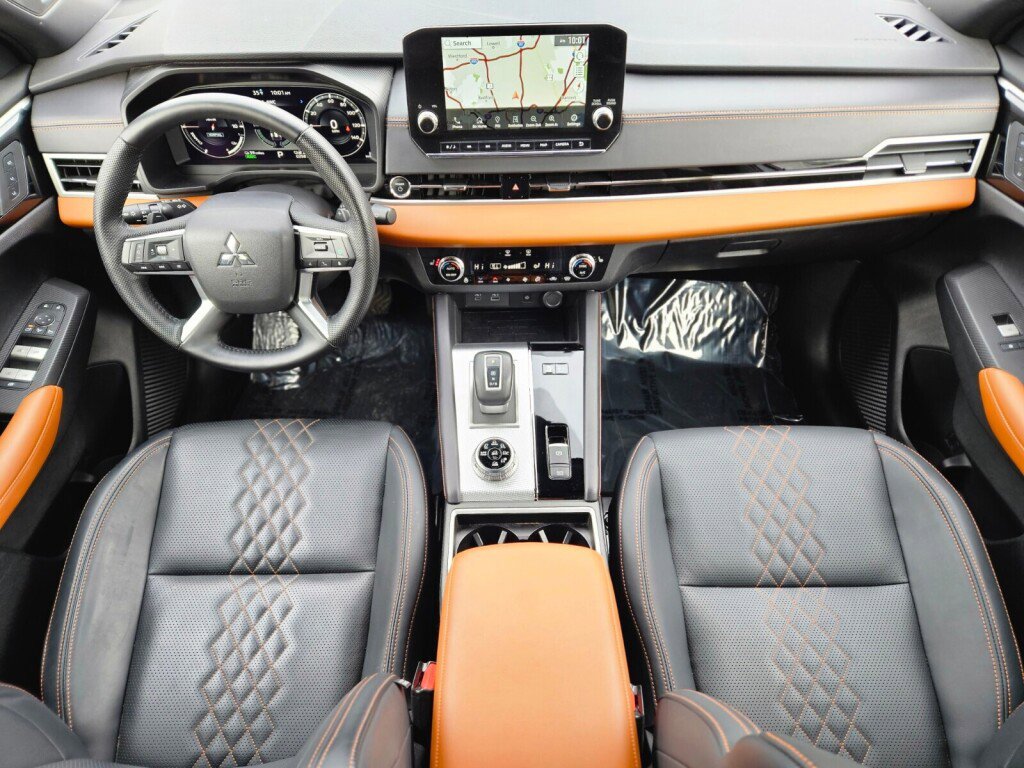 Used 2023 Mitsubishi Outlander SEL image 10