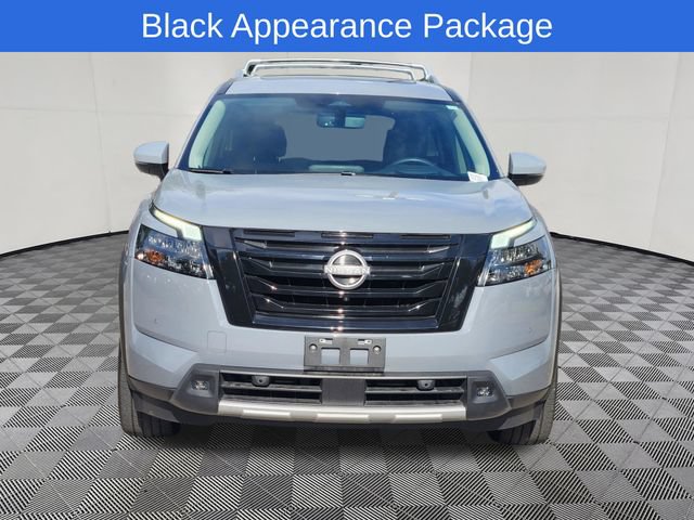 Used 2025 Nissan Pathfinder Platinum w/ Lighting Package (N93) FWD image 2