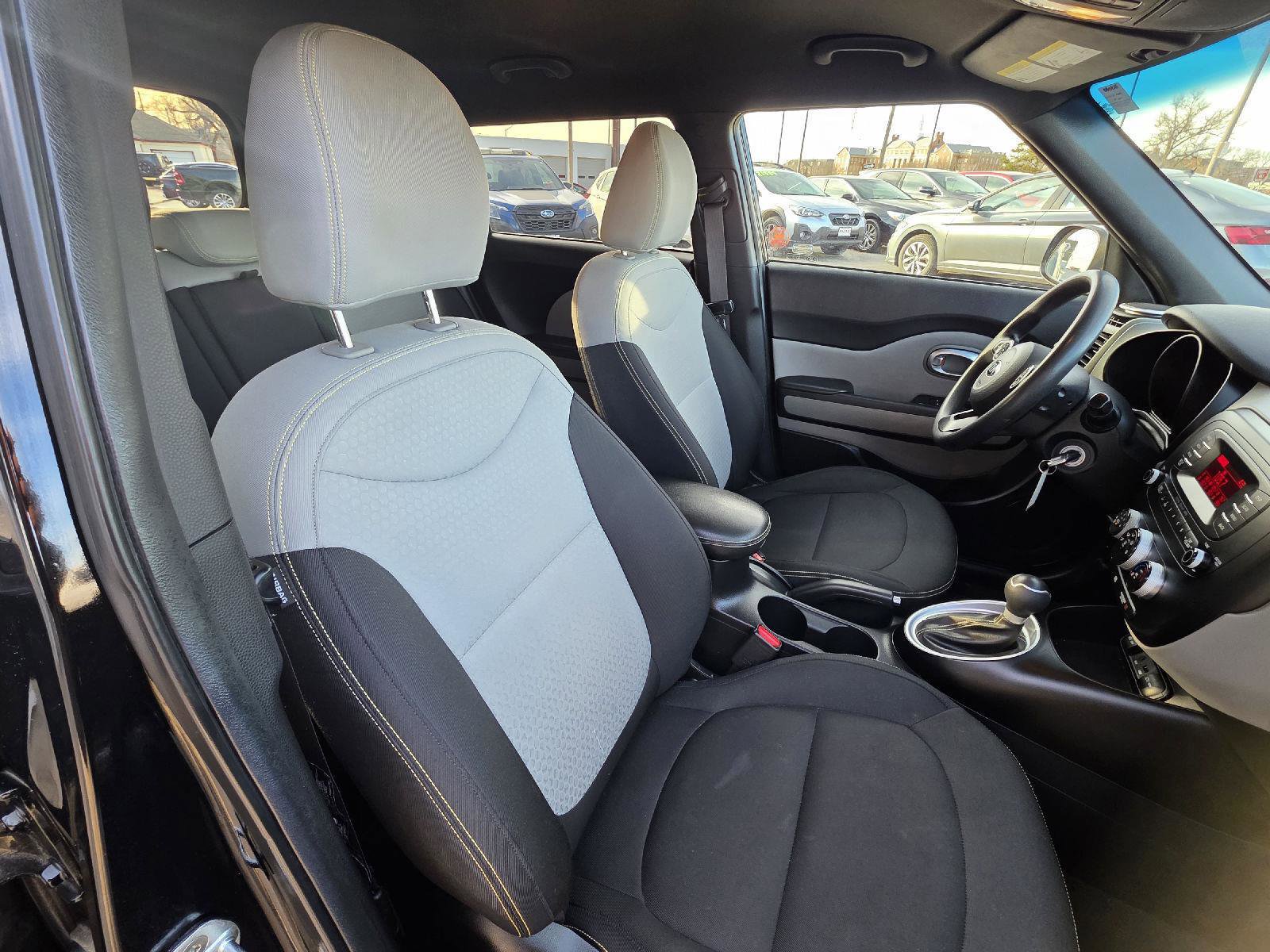 Used 2014 Kia Soul + image 23