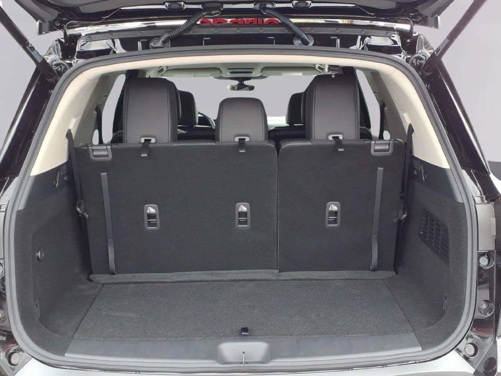 New 2026 Nissan Pathfinder SL FWD image 19