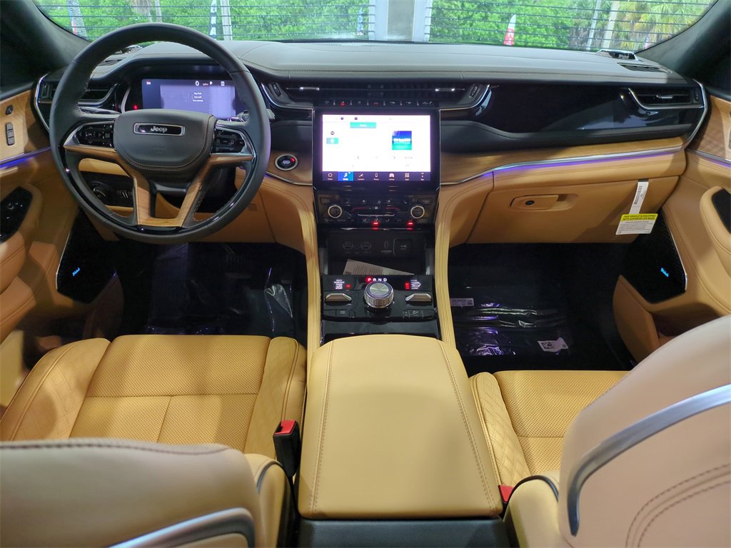 New 2025 Jeep Grand Cherokee Summit image 16
