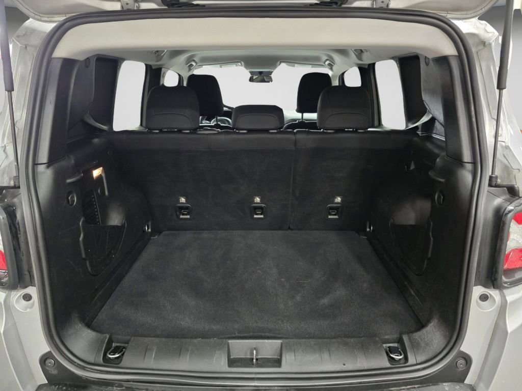 Used 2020 Jeep Renegade Sport w/ Sport Appearance Group image 26