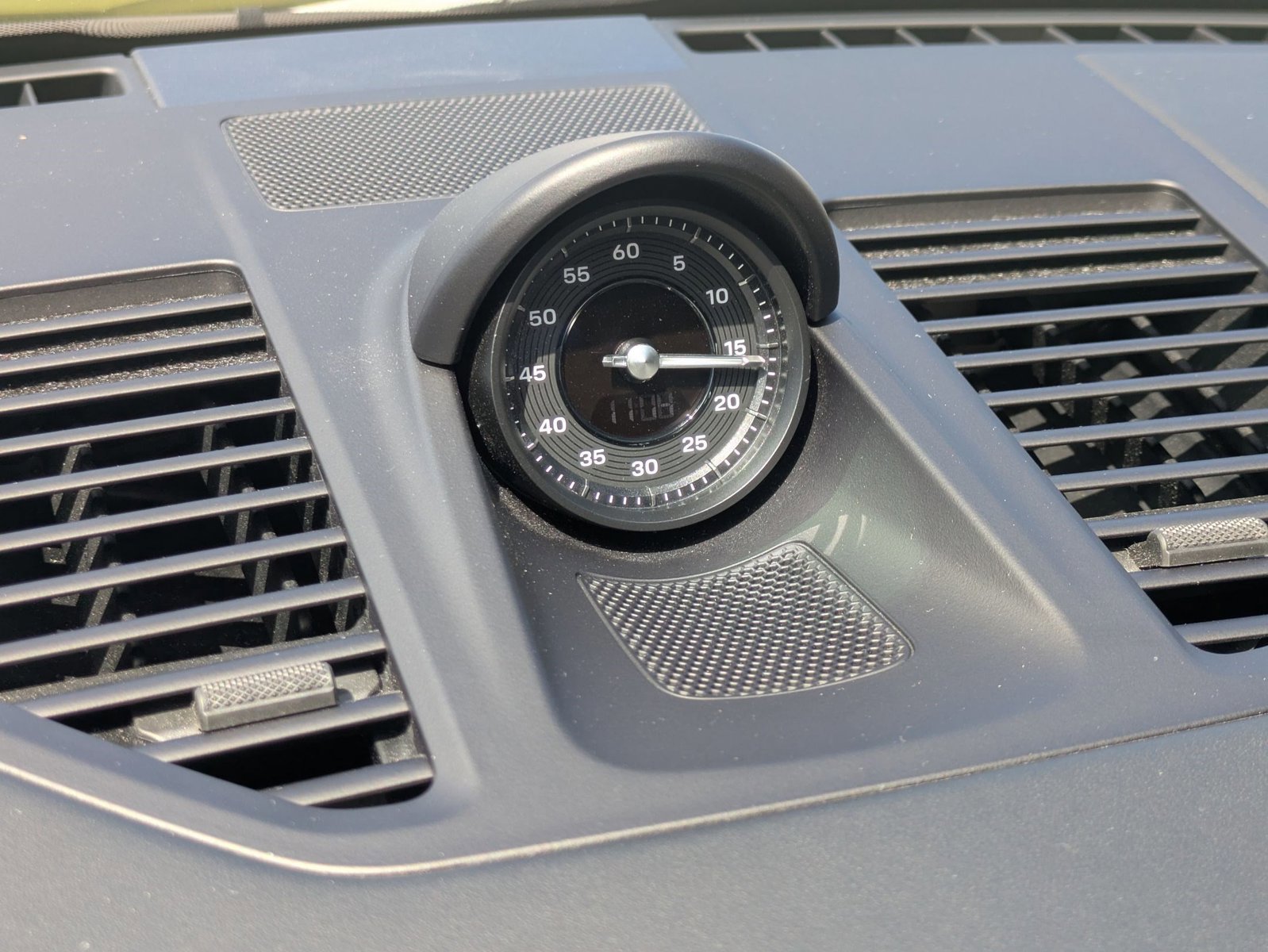 Certified 2025 Porsche 911 Carrera image 21