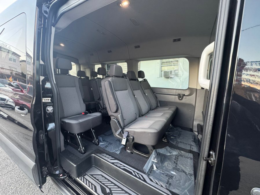 Used 2024 Ford Transit 350 XLT RWD image 11