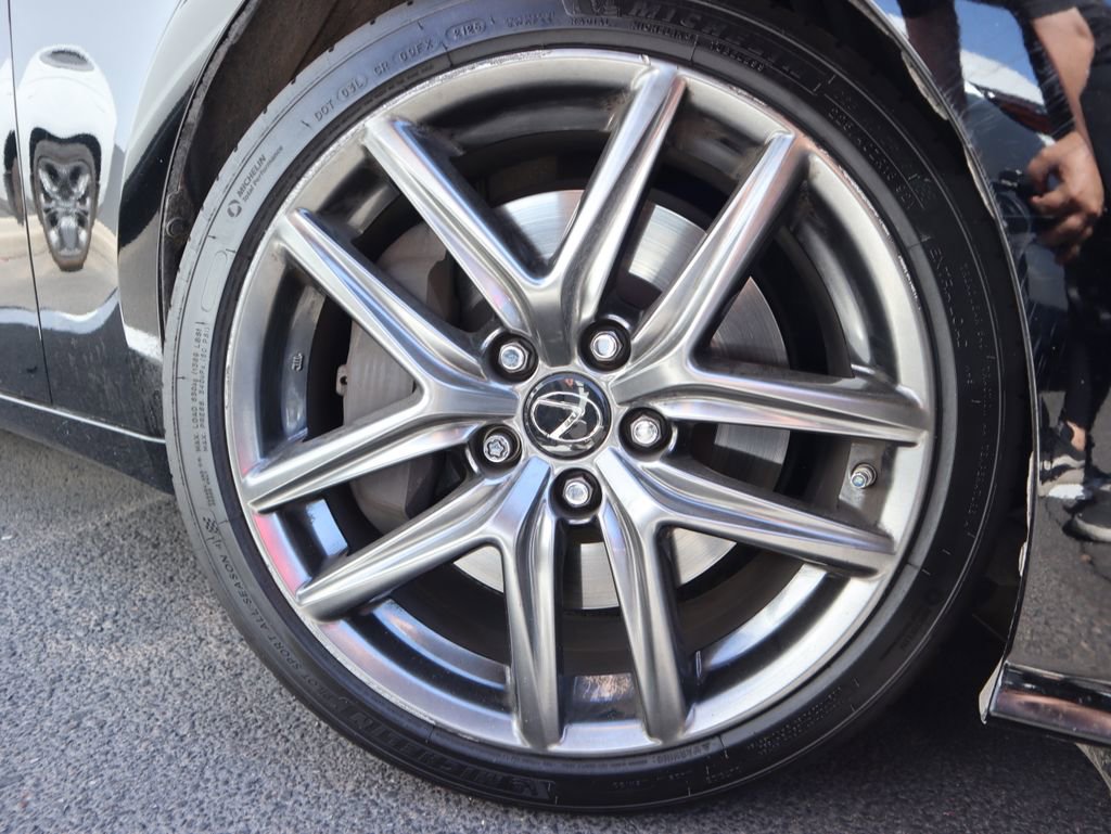 Used 2016 Lexus IS 350 w/ F Sport Package RWD image 17