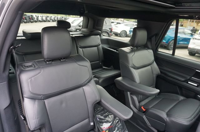 New 2026 Ford Expedition Platinum w/ Stealth Performance Package AWD/4WD image 21