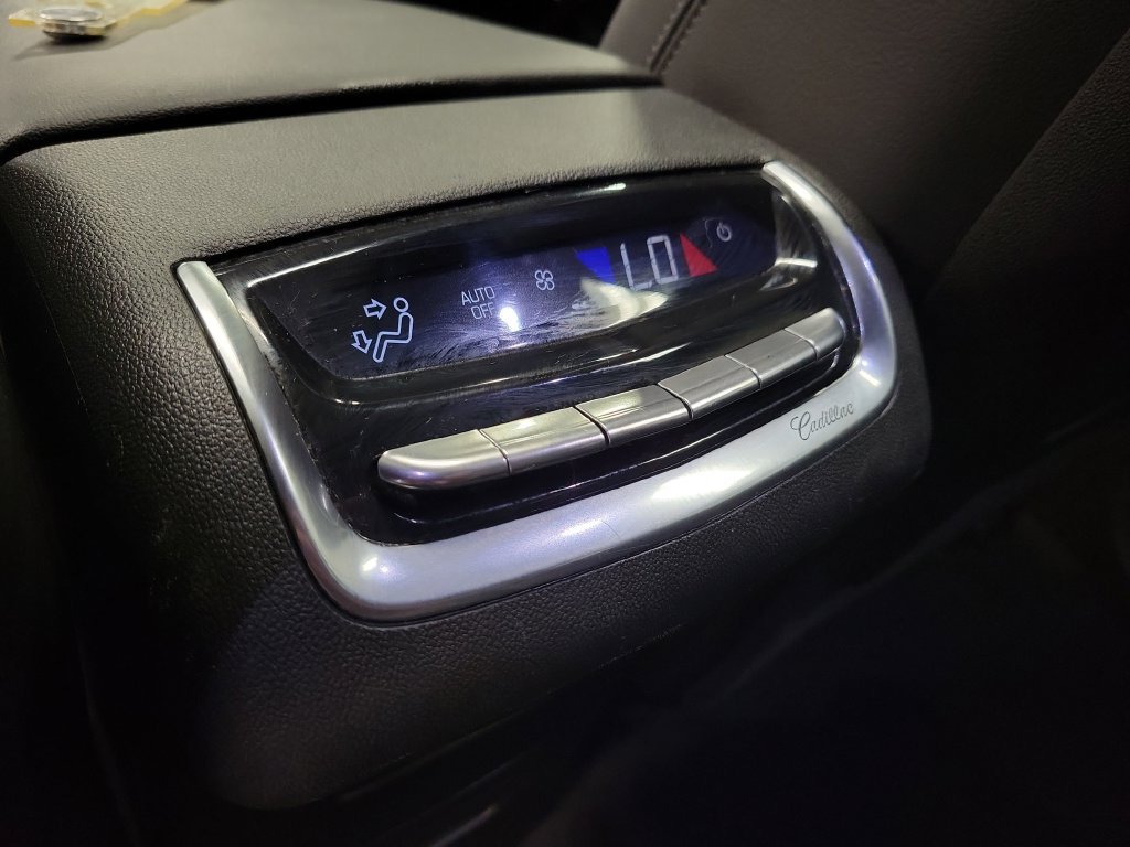 Used 2024 Cadillac XT6 Luxury AWD/4WD image 33