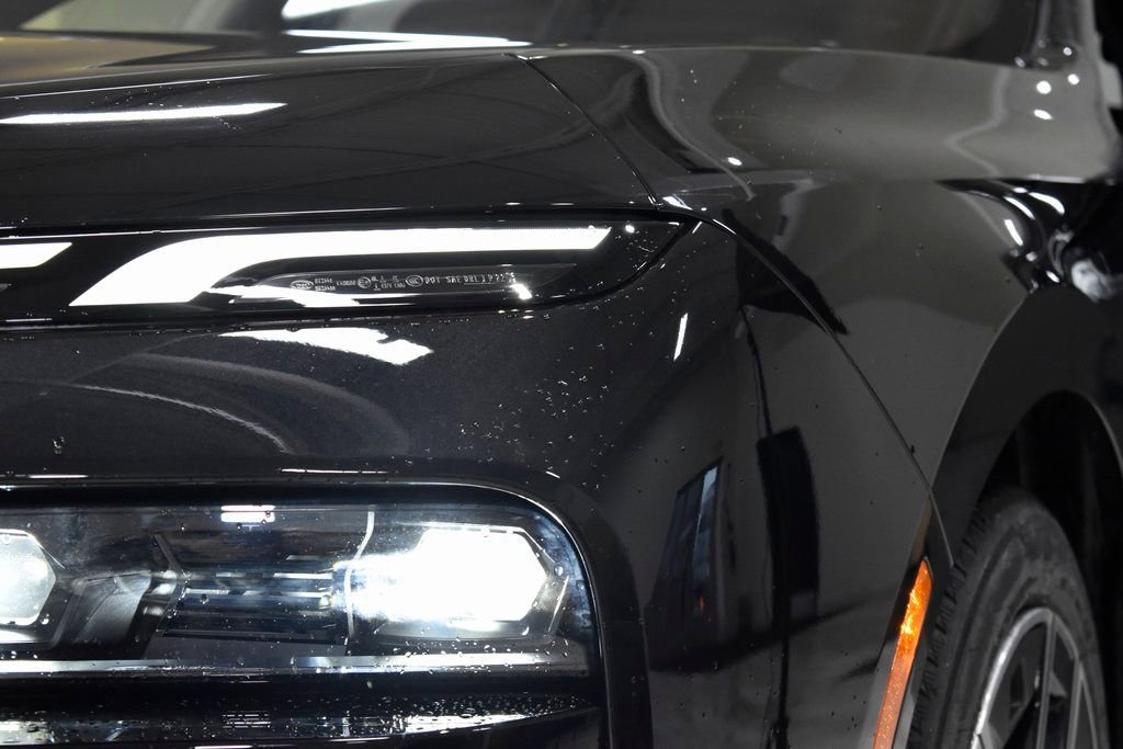 Used 2025 BMW 760i xDrive image 15