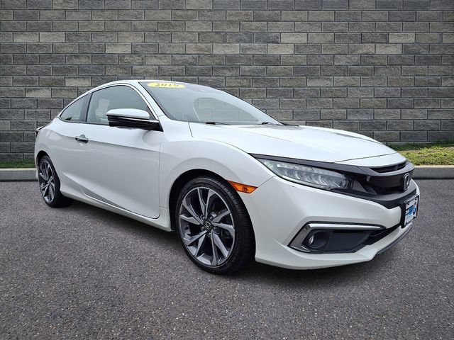 Used 2019 Honda Civic Touring image 1