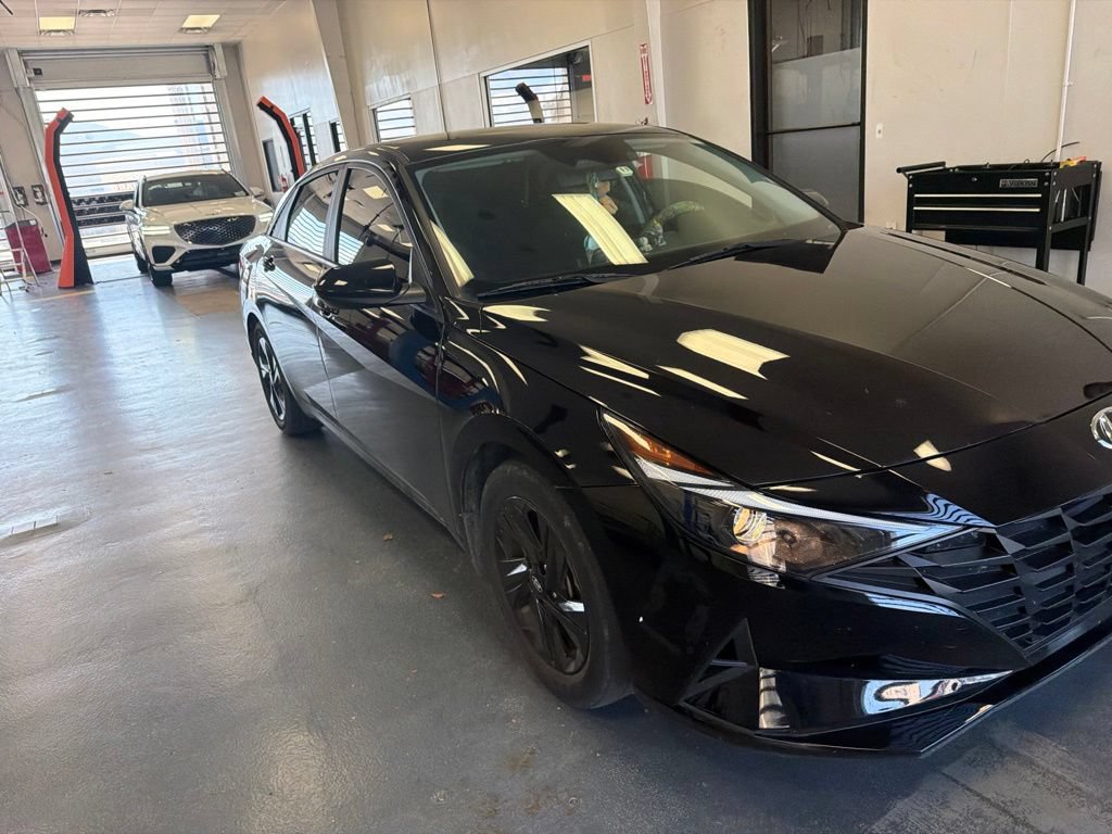 Used 2023 Hyundai Elantra SEL FWD image 1