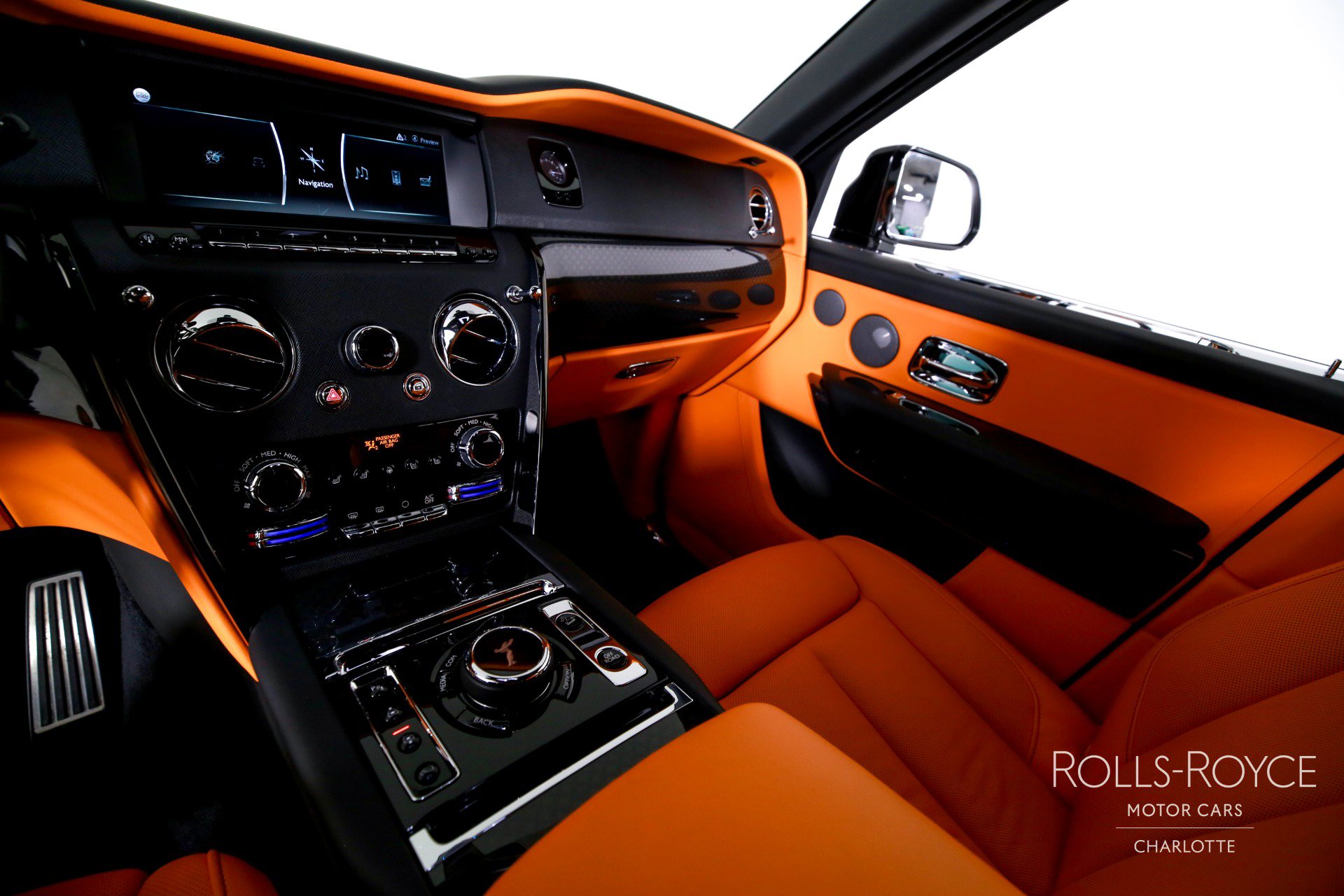 Certified 2023 Rolls-Royce Cullinan Black Badge AWD/4WD image 16