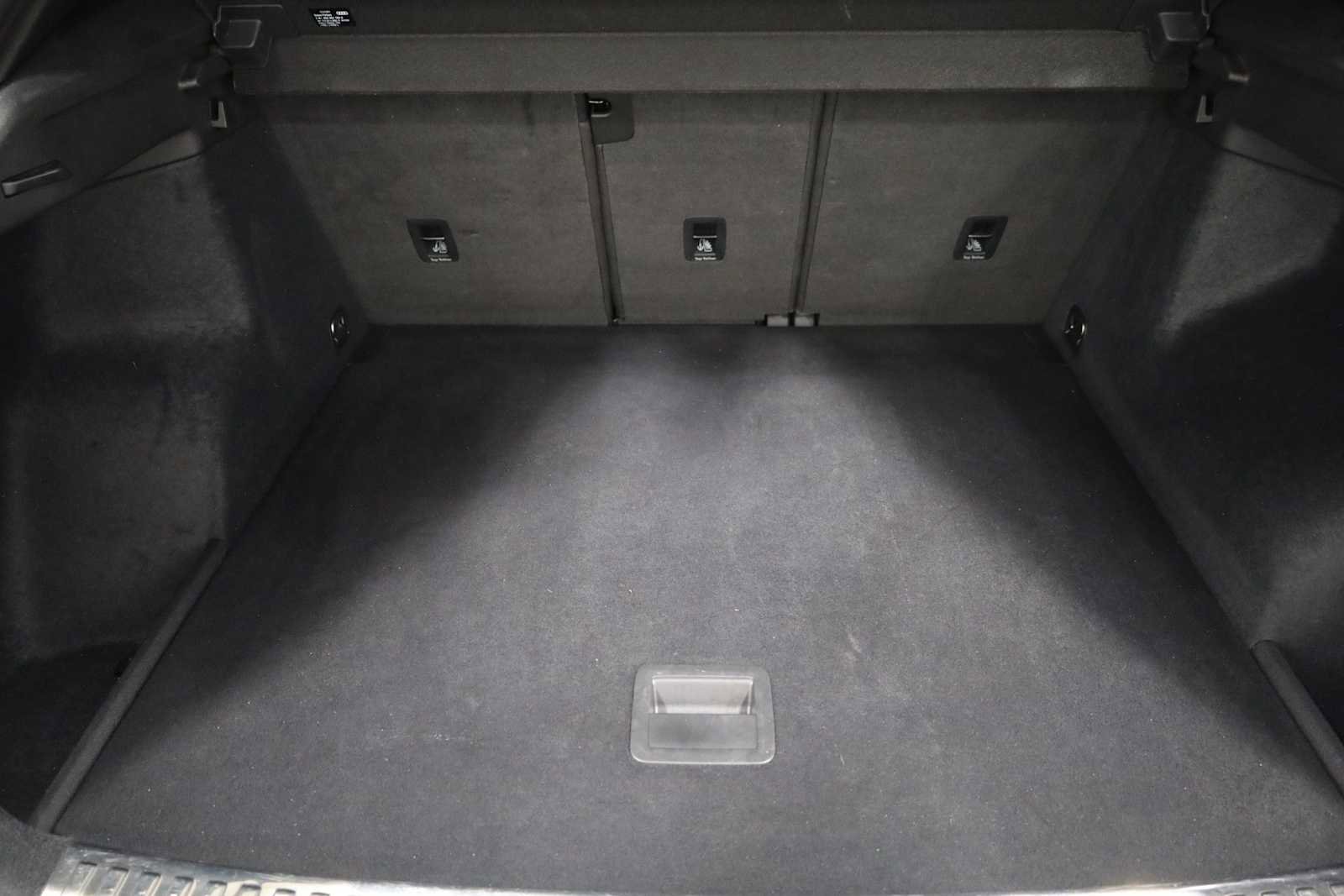 Used 2023 Audi Q3 2.0T Premium w/ Convenience Package image 37