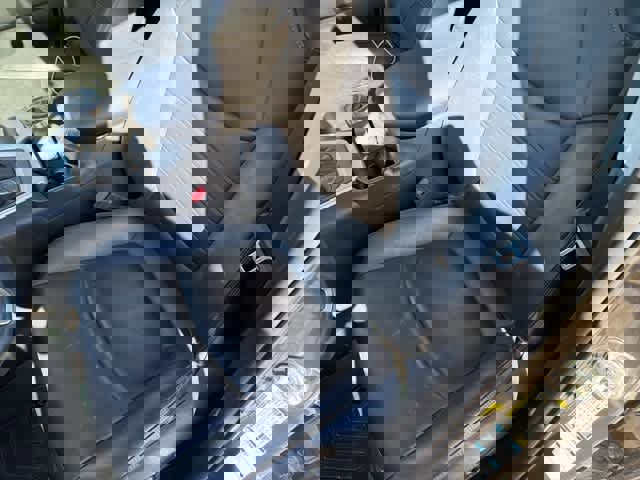 Used 2021 Toyota RAV4 XLE Premium image 13