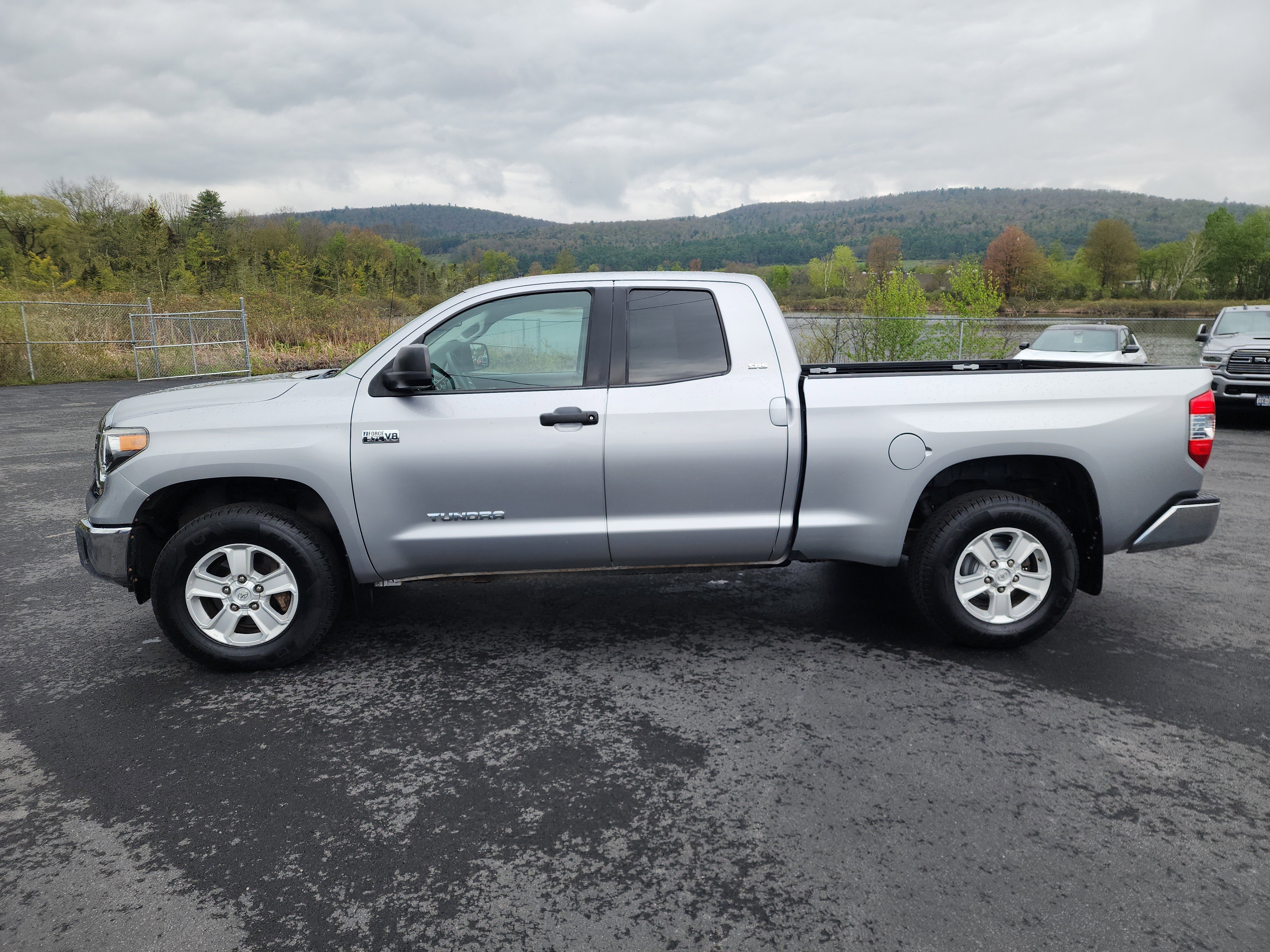 Used 2019 Toyota Tundra SR5 AWD/4WD image 5