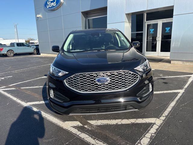 Used 2024 Ford Edge SEL w/ Convenience Package AWD/4WD image 3