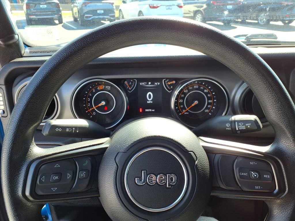 Used 2022 Jeep Wrangler Sport AWD/4WD image 10