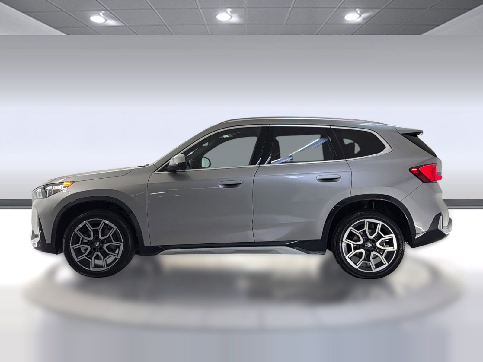 Used 2026 BMW X1 xDrive28i w/ Convenience Package AWD/4WD image 2