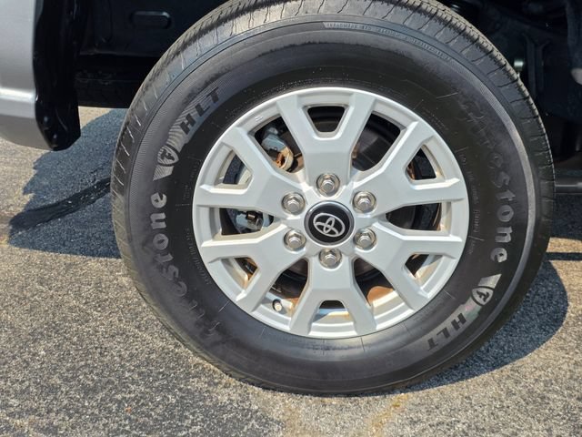 Used 2024 Toyota Tacoma SR5 AWD/4WD image 14
