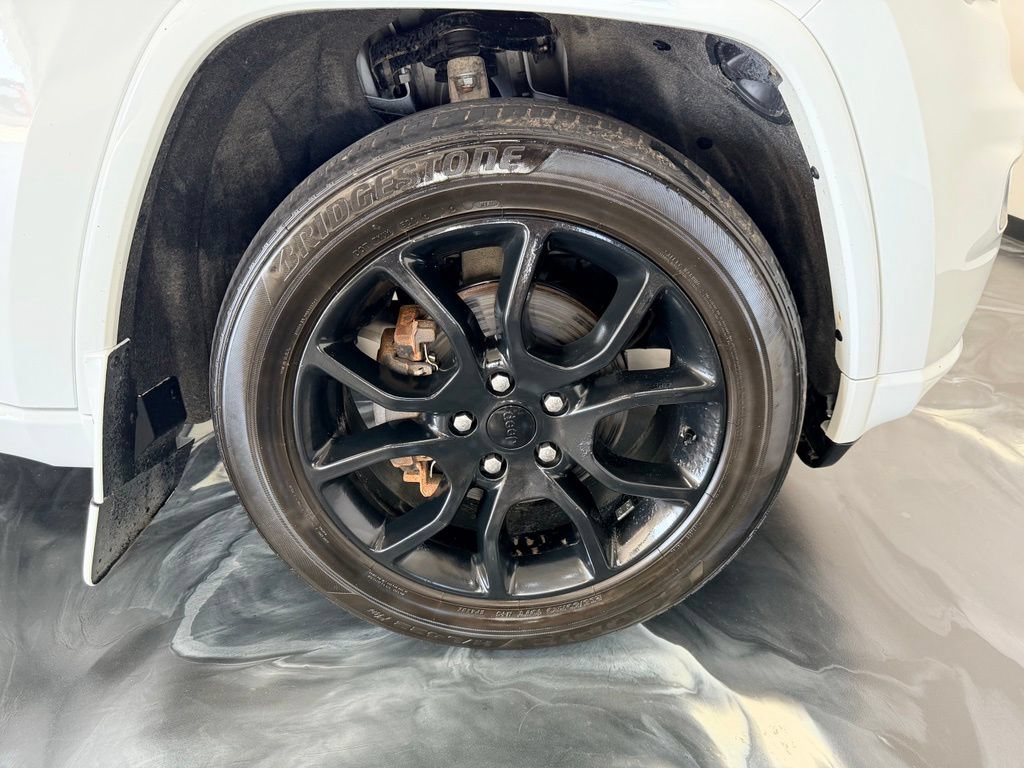 Used 2020 Jeep Grand Cherokee Altitude AWD/4WD image 25