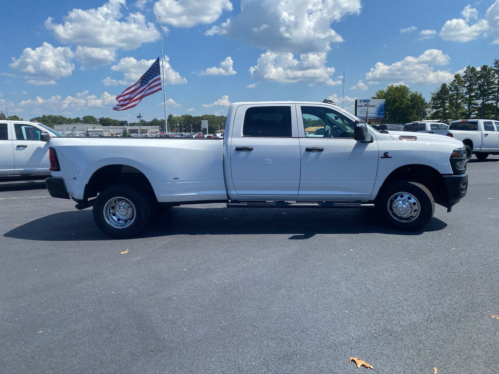 New 2026 RAM 3500 Tradesman AWD/4WD image 4