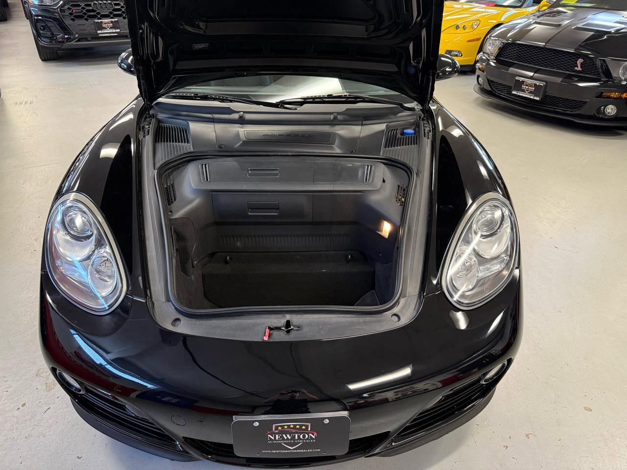 Used 2011 Porsche Cayman RWD image 18