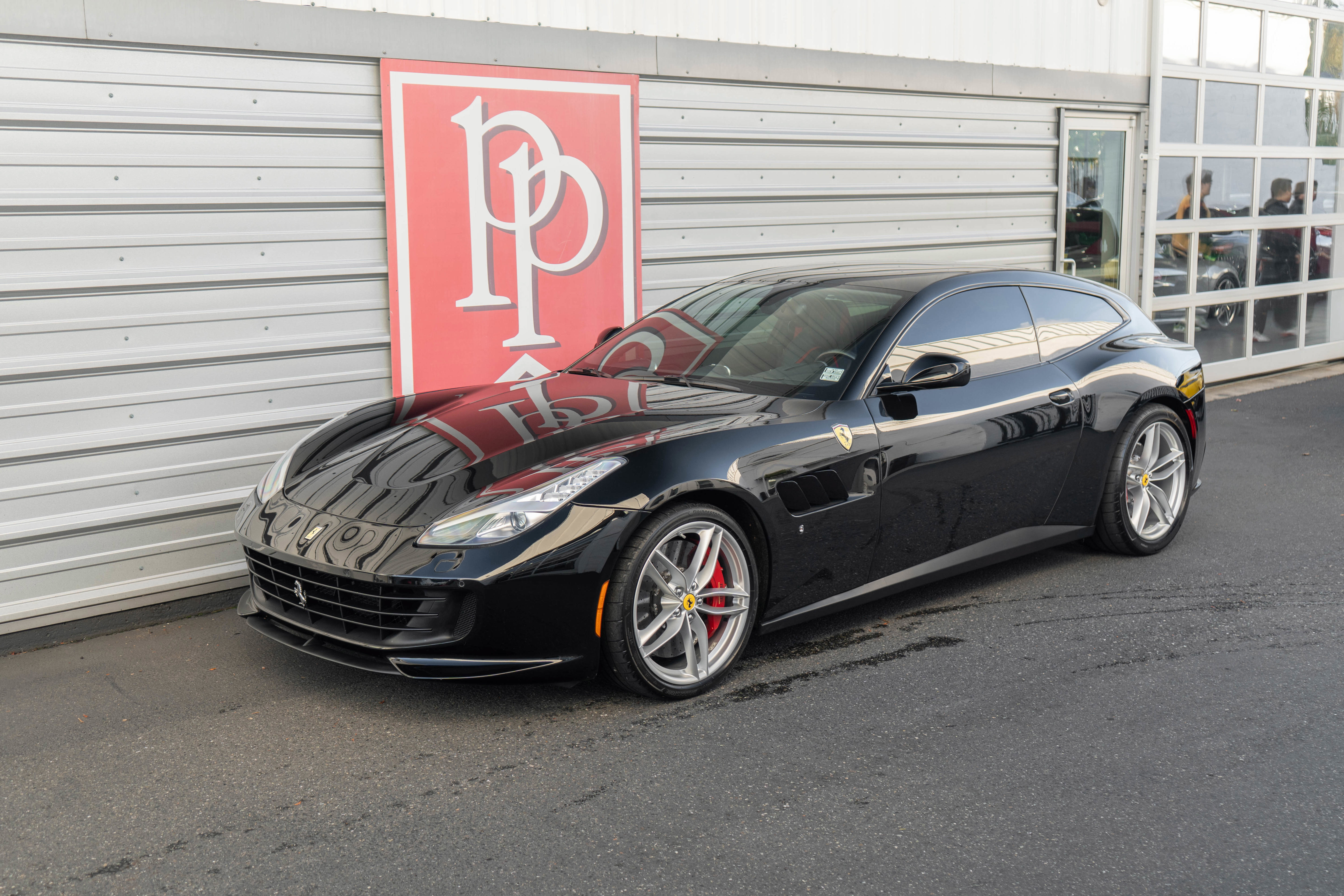 Used 2018 Ferrari GTC4Lusso T RWD image 44