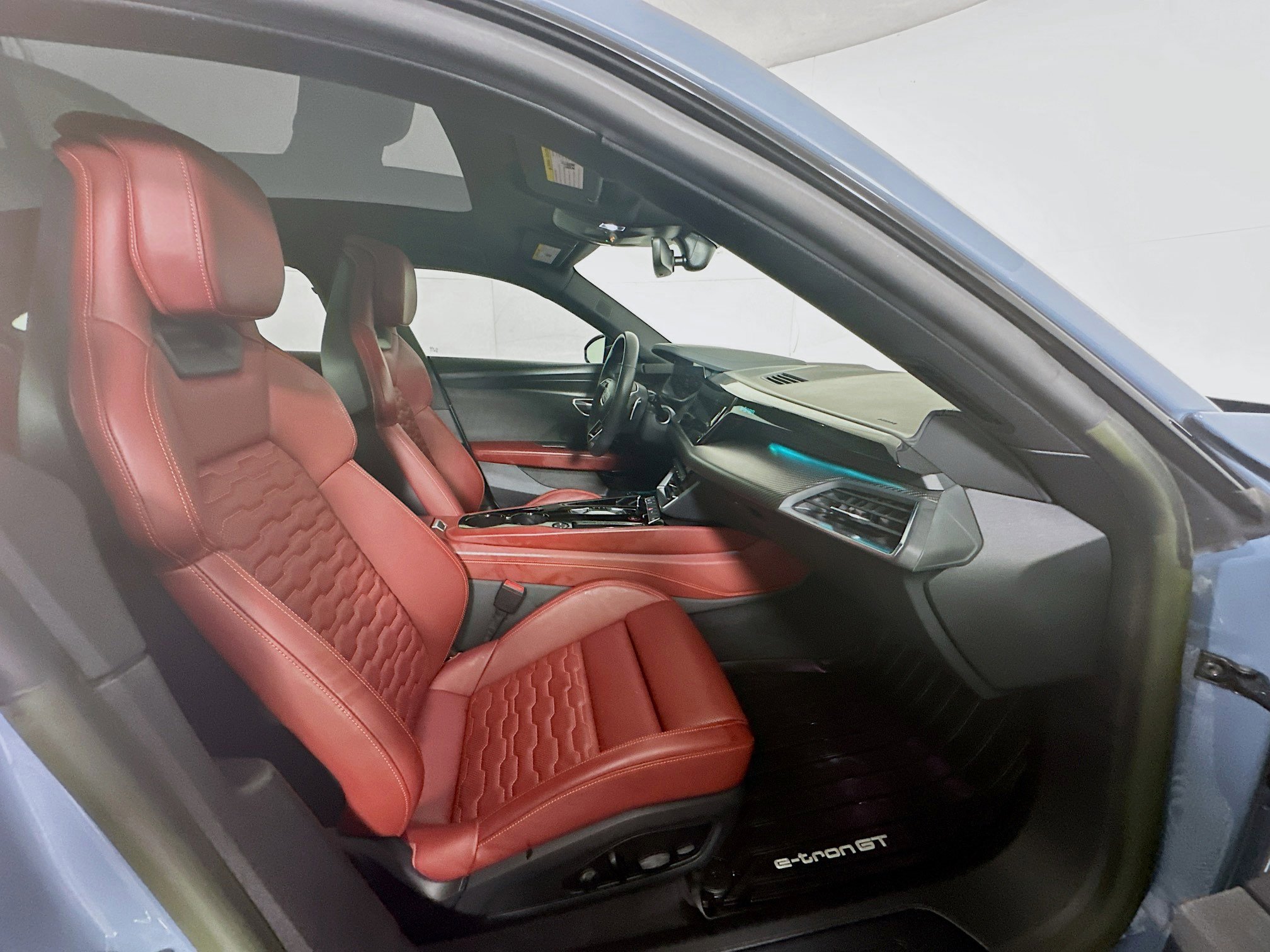 Used 2023 Audi e-tron GT Premium Plus w/ Performance Package image 31