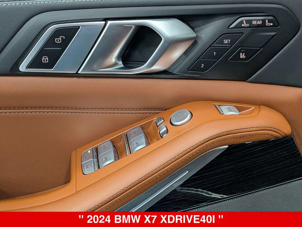 Used 2024 BMW X7 xDrive40i w/ M Sport Package AWD/4WD image 15