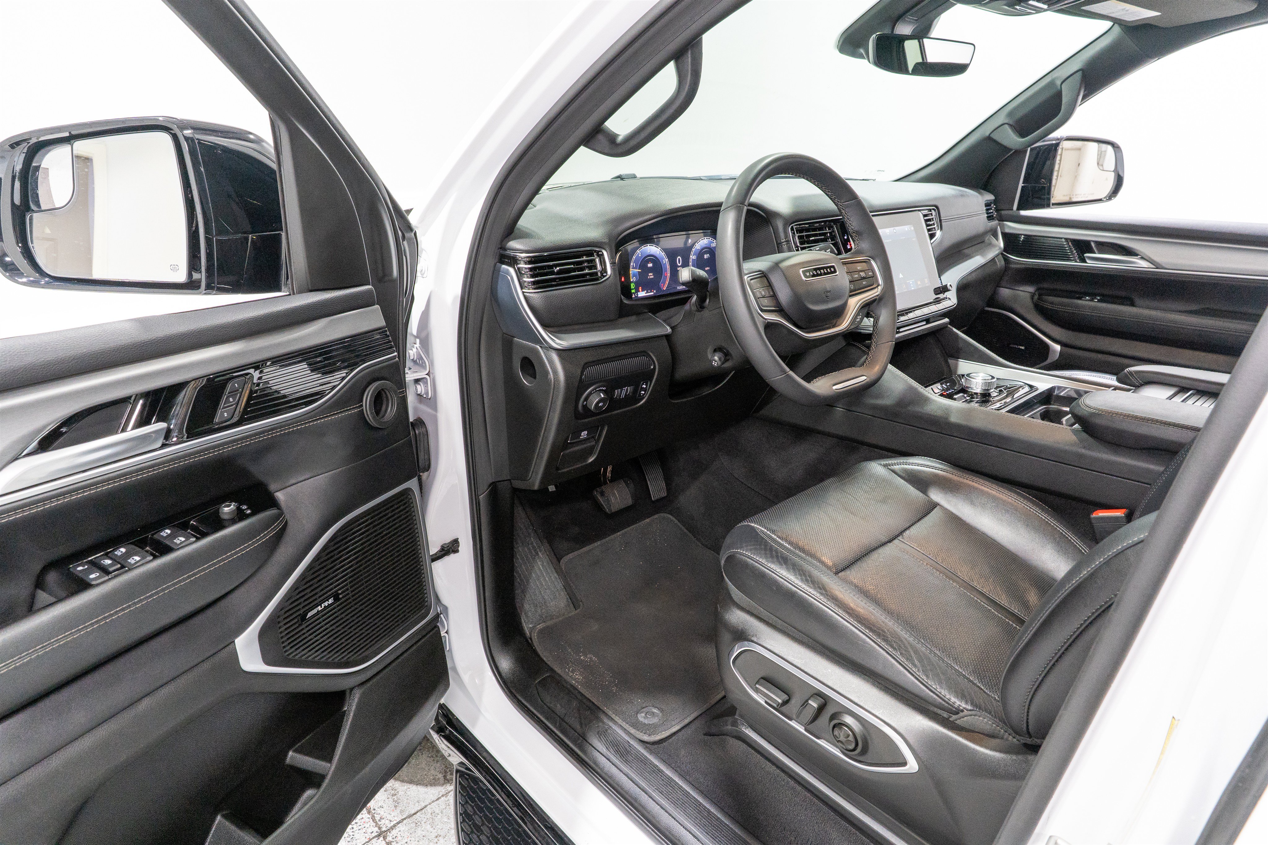 Used 2024 Jeep Wagoneer Series II AWD/4WD image 12
